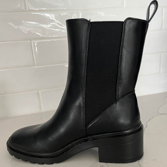 Chunky sole Chelsea Boot Black Size US 8WC New without tags - Picture 3 of 8